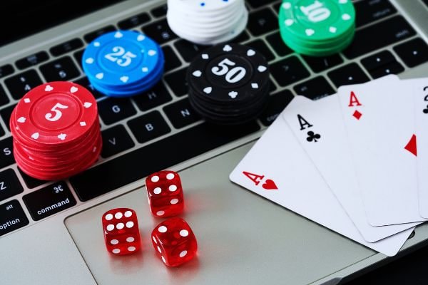 Antarmuka Live Casino narutoslot yang dioptimalkan untuk pengguna smartphone di Indonesia